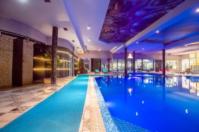 Бассейн в фитнес-клубе NRG в Картмазово