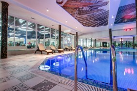 Бассейн в фитнес-клубе NRG в Картмазово